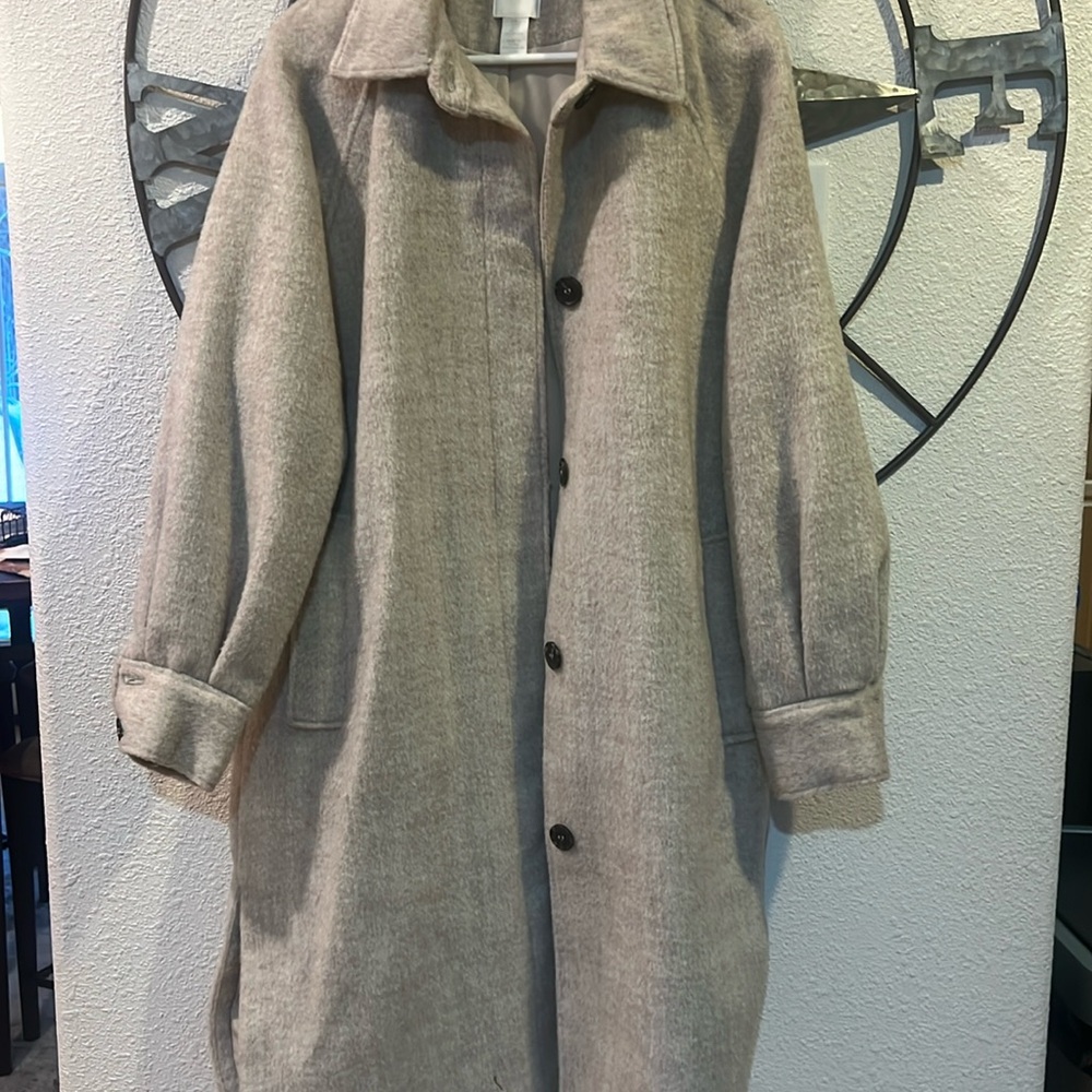 Oversized, knee-length coat in woven fabric